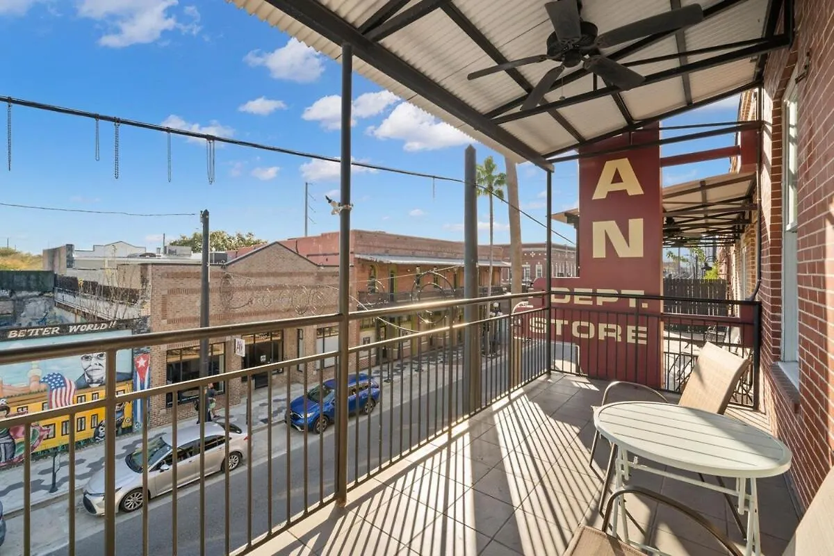 Apartment New! Sangria Suite - Upscale Ybor City Studio, Right On 7Th Ave Tampa
